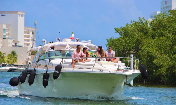 Yacht rental in Cancun